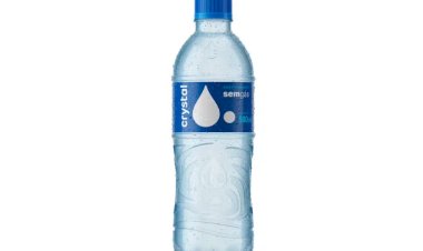 Anvisa determina recolhimento de lote de água mineral Crystal após identificação de bactéria
