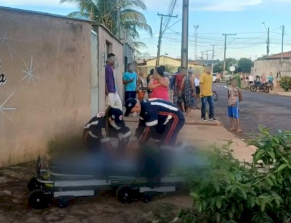 Mulher é morta a facadas pelo namorado, diz delegado