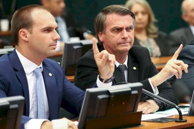 Eduardo diz que pai não vai se livrar de condenação e que se perder apoio ‘já era’