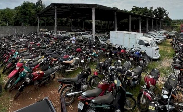 Detran realiza leilão com mais de 400 veículos e sucatas com lances a partir de R$ 50
